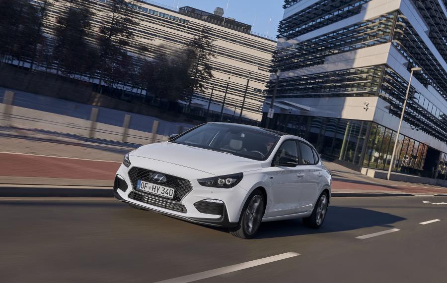  Hyundai i30 Fastback N Line 2018 года  (WW) (фото 7 из 35)